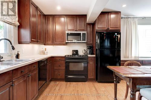 2329 Sharron Street, Burlington (Brant), ON - Indoor Photo Showing Kitchen With Double Sink