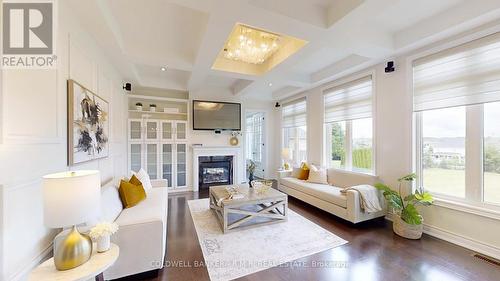 61 - 19 Forestgreen Drive, Uxbridge, ON - Indoor Photo Showing Living Room With Fireplace