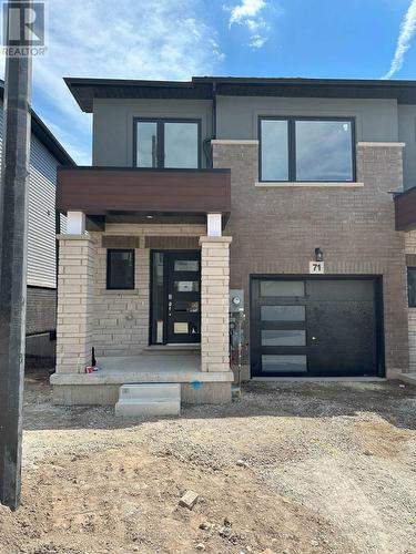 71 - 155 Equestrian Way, Cambridge, ON - Outdoor