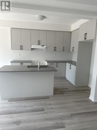 71 - 155 Equestrian Way, Cambridge, ON - Indoor Photo Showing Kitchen