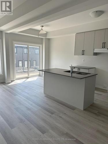 71 - 155 Equestrian Way, Cambridge, ON - Indoor Photo Showing Kitchen