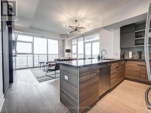 Lph3704 - 33 Shore Breeze Drive, Toronto (Mimico), ON - Indoor Photo Showing Kitchen