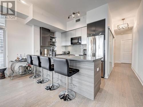 Lph3704 - 33 Shore Breeze Drive, Toronto (Mimico), ON - Indoor Photo Showing Kitchen With Upgraded Kitchen