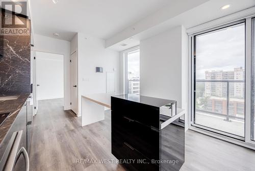 1003 - 370 Martha Street, Burlington (Brant), ON - Indoor Photo Showing Kitchen