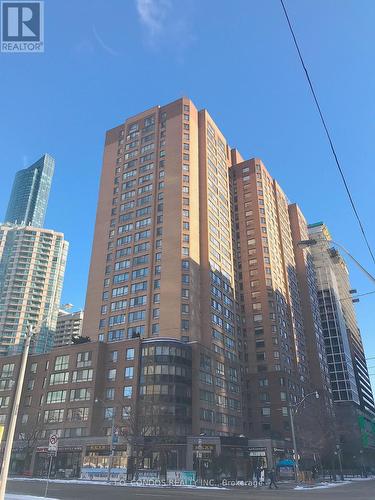 511 - 633 Bay Street, Toronto (Bay Street Corridor), ON - Outdoor With Facade