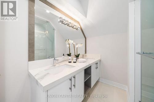 28 Pine Avenue, Toronto (The Beaches), ON - Indoor Photo Showing Bathroom