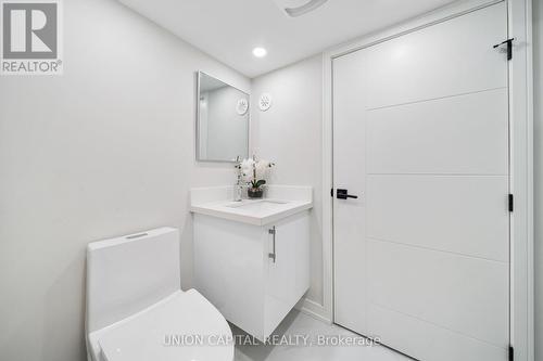 28 Pine Avenue, Toronto (The Beaches), ON - Indoor Photo Showing Bathroom