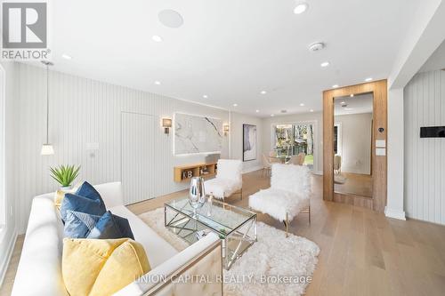 28 Pine Avenue, Toronto (The Beaches), ON - Indoor Photo Showing Living Room