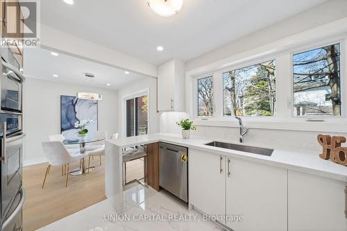 28 Pine Avenue, Toronto (The Beaches), ON - Indoor Photo Showing Kitchen