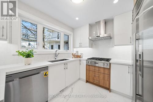 28 Pine Avenue, Toronto (The Beaches), ON - Indoor Photo Showing Kitchen