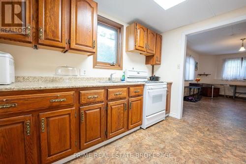 1204 Hamilton Road, London, ON - Indoor Photo Showing Kitchen