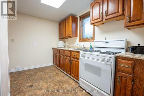 1204 Hamilton Road, London, ON - Indoor Photo Showing Kitchen