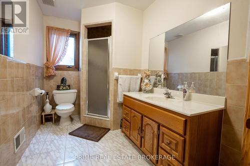 1204 Hamilton Road, London, ON - Indoor Photo Showing Bathroom