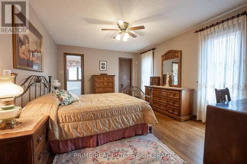 1204 Hamilton Road, London, ON - Indoor Photo Showing Bedroom