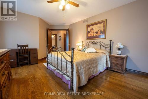 1204 Hamilton Road, London, ON - Indoor Photo Showing Bedroom