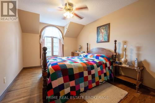 1204 Hamilton Road, London, ON - Indoor Photo Showing Bedroom