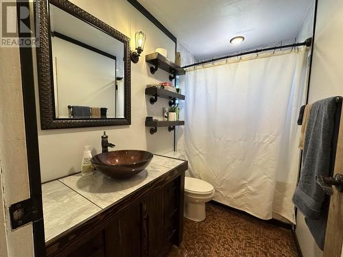 8615 87 Street, Fort St. John, BC - Indoor Photo Showing Bathroom