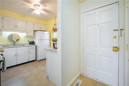 18 Barry Street|Unit #12, St. Catharines, ON - Indoor Photo Showing Kitchen