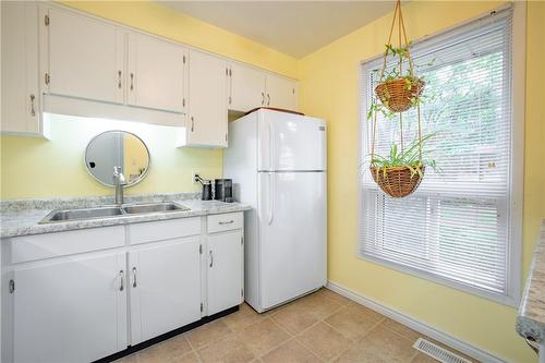 18 Barry Street|Unit #12, St. Catharines, ON - Indoor Photo Showing Kitchen With Double Sink