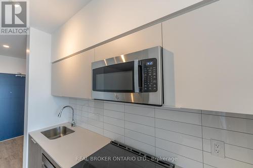 1405 - 22 Hughson Street N, Hamilton, ON - Indoor Photo Showing Kitchen