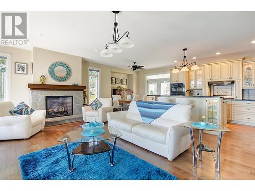 6148 Lipsett Avenue, Peachland, BC - Indoor Photo Showing Living Room With Fireplace