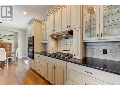 6148 Lipsett Avenue, Peachland, BC - Indoor Photo Showing Kitchen