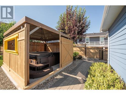 6148 Lipsett Avenue, Peachland, BC - Outdoor With Exterior