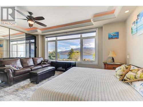 6148 Lipsett Avenue, Peachland, BC - Indoor Photo Showing Bedroom