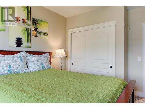 6148 Lipsett Avenue, Peachland, BC - Indoor Photo Showing Bedroom