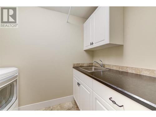 6148 Lipsett Avenue, Peachland, BC - Indoor