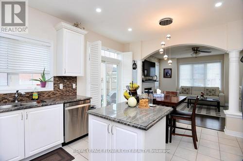 2 Addiscott Street, Brampton (Sandringham-Wellington), ON - Indoor Photo Showing Kitchen With Upgraded Kitchen