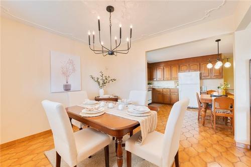 Large dining room ideally for hosting dinner parties - 185 Nugent Drive, Hamilton, ON - Indoor Photo Showing Dining Room