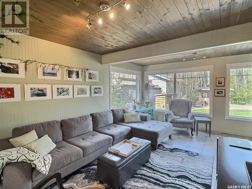 19 Mighty Duck Way, Candle Lake, SK - Indoor Photo Showing Living Room