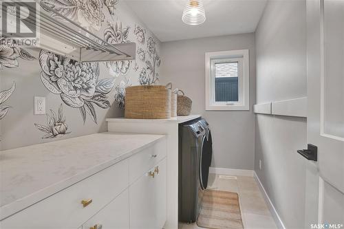 431 5Th Street E, Saskatoon, SK - Indoor Photo Showing Laundry Room