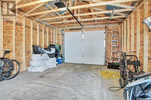 431 5Th Street E, Saskatoon, SK - Indoor Photo Showing Garage