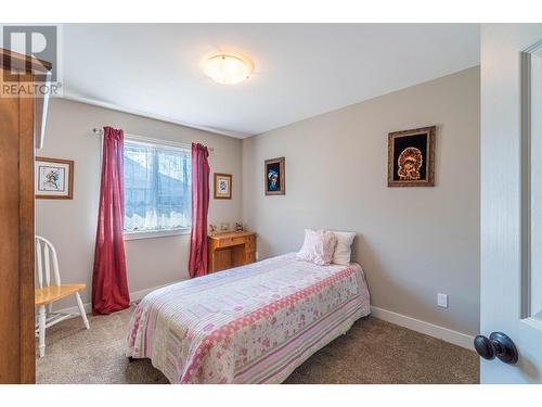 2788 Beachmount Cres, Kamloops, BC - Indoor Photo Showing Bedroom