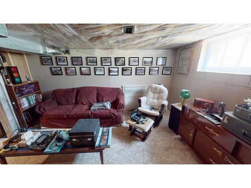 227 14Th Avenue N, Cranbrook, BC - Indoor Photo Showing Other Room