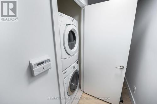 517 - 135 Village Green Square, Toronto (Agincourt South-Malvern West), ON - Indoor Photo Showing Laundry Room