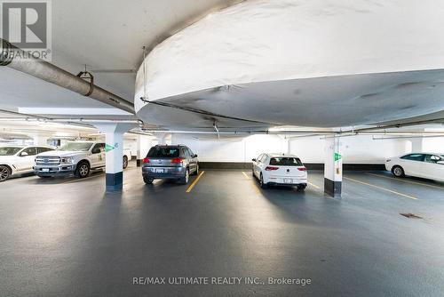 517 - 135 Village Green Square, Toronto (Agincourt South-Malvern West), ON - Indoor Photo Showing Garage