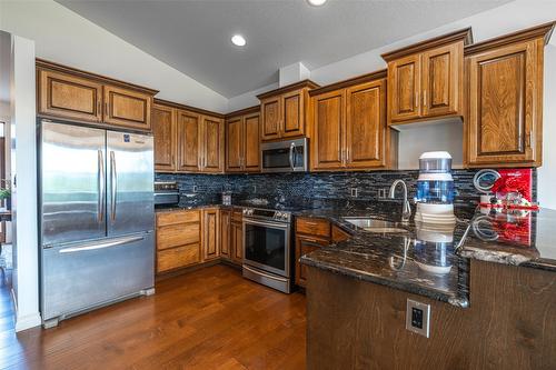 6205 6 Highway, Coldstream, BC - Indoor Photo Showing Kitchen