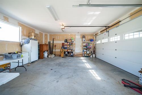 6205 6 Highway, Coldstream, BC - Indoor Photo Showing Garage