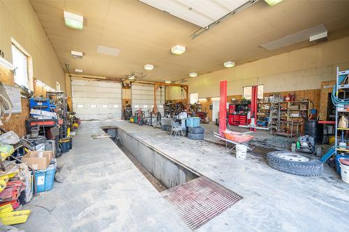 6205 6 Highway, Coldstream, BC - Indoor Photo Showing Garage