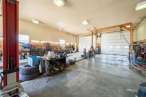 6205 6 Highway, Coldstream, BC - Indoor Photo Showing Garage