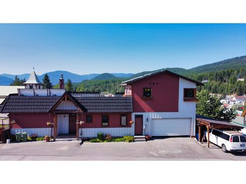 530 Cummings Road, Kimberley, BC - Outdoor With Facade