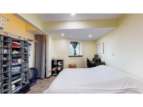 530 Cummings Road, Kimberley, BC - Indoor Photo Showing Bedroom