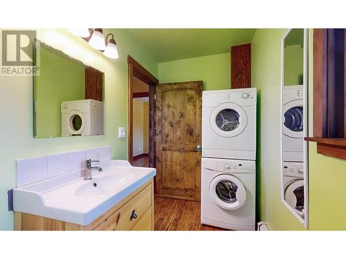 530 Cummings Road, Kimberley, BC - Indoor Photo Showing Laundry Room