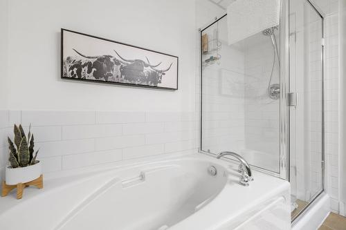 7205-4024 Pritchard Drive, Kelowna, BC - Indoor Photo Showing Bathroom