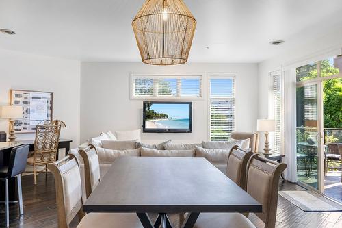 7205-4024 Pritchard Drive, Kelowna, BC - Indoor Photo Showing Dining Room