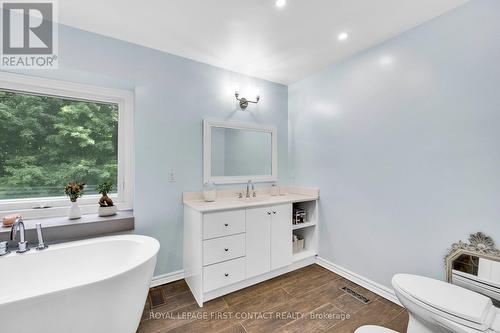 63 Idlewood Drive, Springwater (Midhurst), ON - Indoor Photo Showing Bathroom