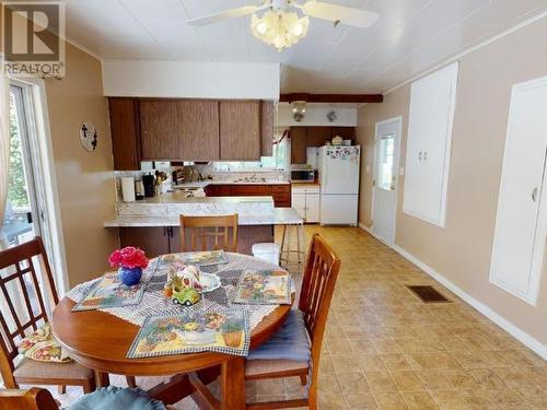 10288 Kelly Creek Road, Powell River, BC - Indoor Photo Showing Dining Room